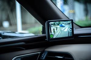 Lexus ES300h with Digital Side-View Monitor 2020 года  (EU)